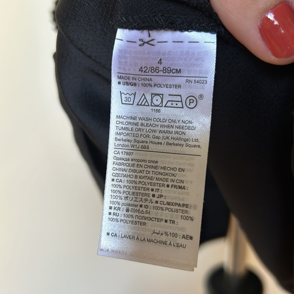 BOGO Banana Republic Black Shift Dress with Scallop Detail - Picture 8 of 9